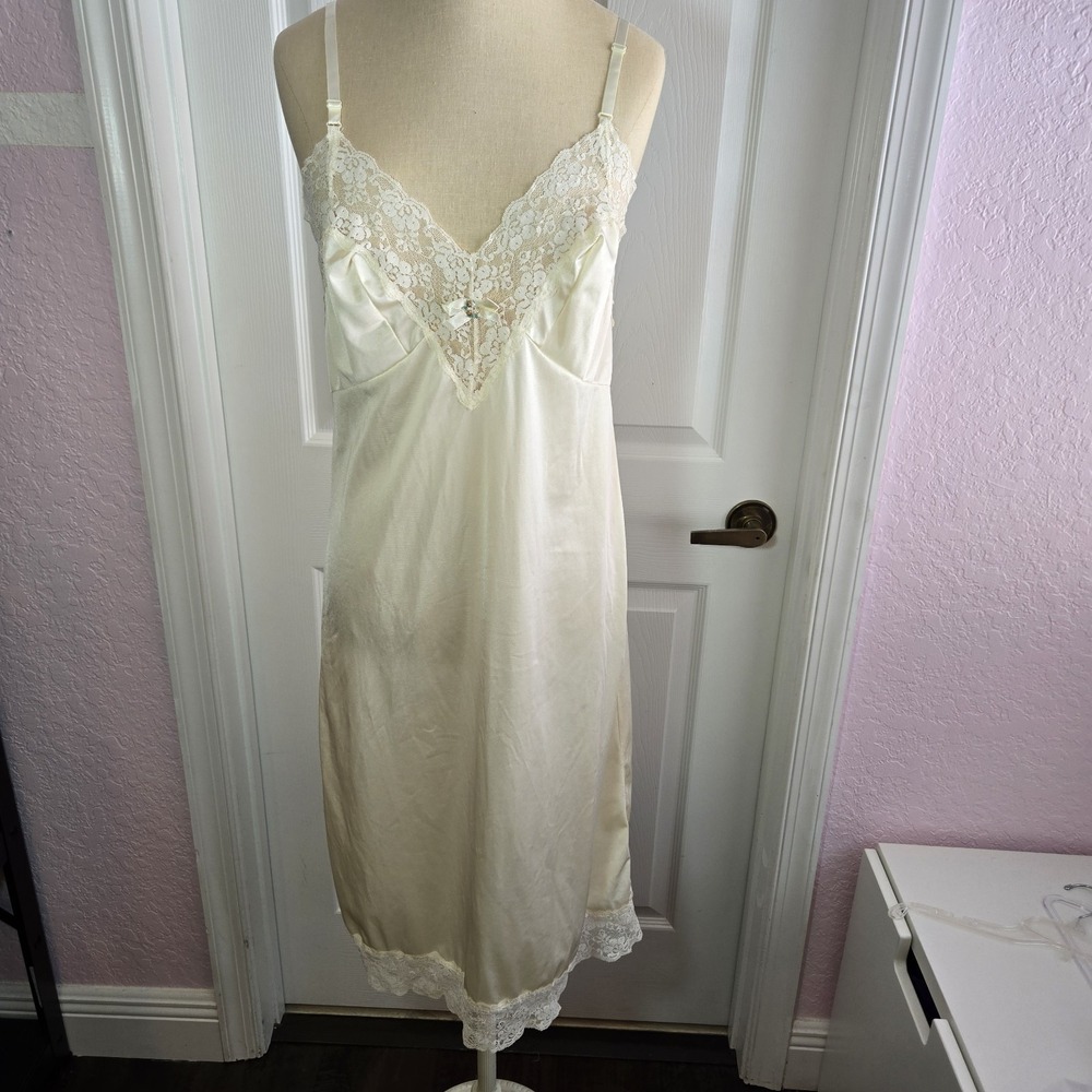 Sliperfection Vintage Cream Full Slip Nightgown Nylon‎ Lace Size 36 Lingerie USA
